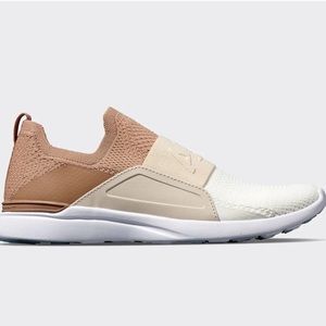 APL techloom bliss knit running shoes 9.5